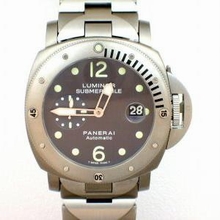 Panerai Luminor Submersible PAM00106 Mens Watch