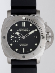 Panerai Luminor Submersible PAM00305 Mens Watch